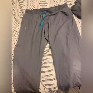 ‼️Moving sale‼️ Figs gray XL cargo bottoms